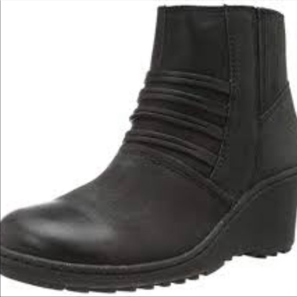 Keen Brown Wedges